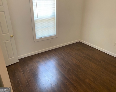 244 Windemere Way - Photo Thumbnail 13