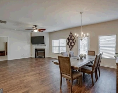 2436 Foxy Drive - Photo Thumbnail 7