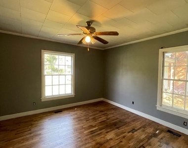 209 West Drive - Photo Thumbnail 4