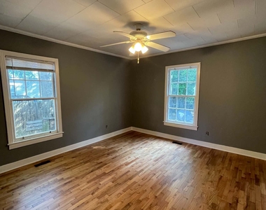 209 West Drive - Photo Thumbnail 3
