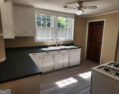 15 Oak Street Ne - Photo Thumbnail 12