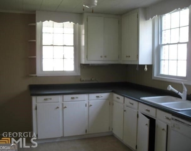 15 Oak Street Ne - Photo Thumbnail 5