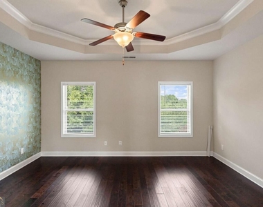 7850 Laurel Crest Drive - Photo Thumbnail 15