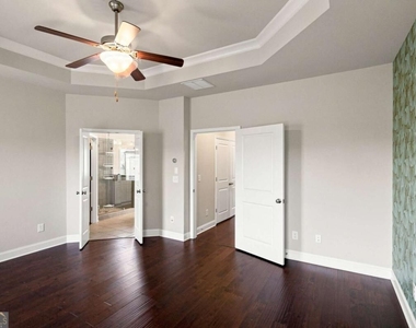 7850 Laurel Crest Drive - Photo Thumbnail 16