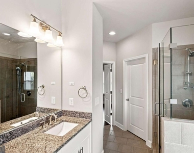 7850 Laurel Crest Drive - Photo Thumbnail 17