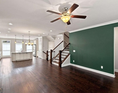 7850 Laurel Crest Drive - Photo Thumbnail 7