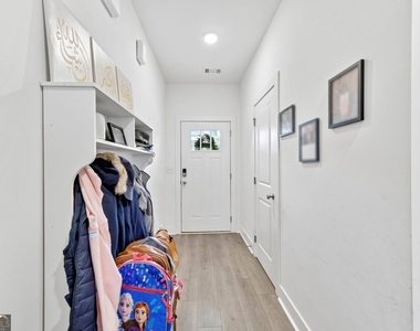 5811 Calle Vista Drive - Photo Thumbnail 6