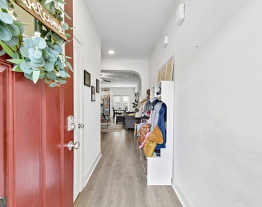 5811 Calle Vista Drive - Photo Thumbnail 5