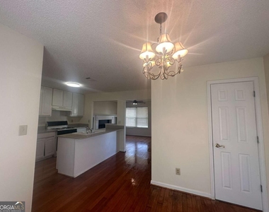 839 Tramore Drive - Photo Thumbnail 6