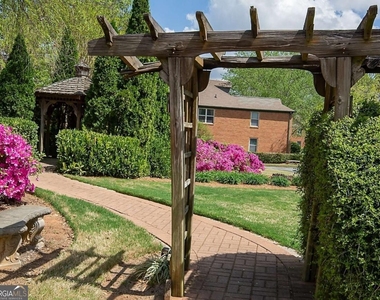 1907 Barrow Way - Photo Thumbnail 2