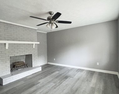 2894 Barry Avenue Se - Photo Thumbnail 1