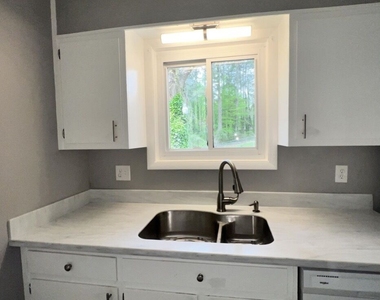 2894 Barry Avenue Se - Photo Thumbnail 5