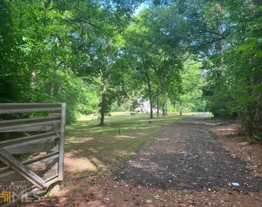 4310 Bouldercrest Road - Photo Thumbnail 3
