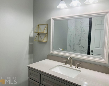 4310 Bouldercrest Road - Photo Thumbnail 4