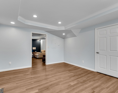 4405 Fairfax Drive - Photo Thumbnail 44
