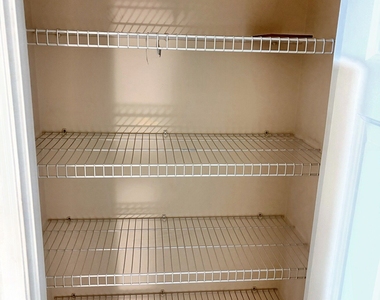 1370 Thornborough Drive - Photo Thumbnail 24