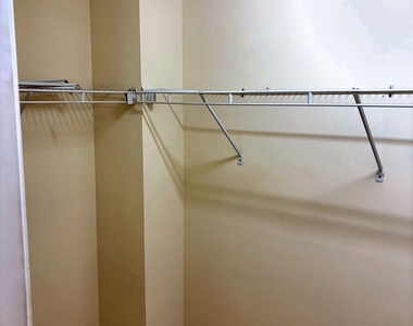 1370 Thornborough Drive - Photo Thumbnail 21