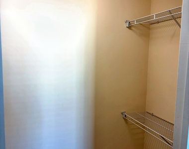 1370 Thornborough Drive - Photo Thumbnail 5