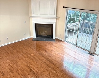 1370 Thornborough Drive - Photo Thumbnail 12