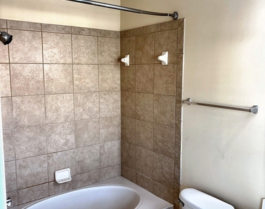 1370 Thornborough Drive - Photo Thumbnail 8