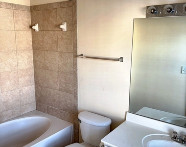 1370 Thornborough Drive - Photo Thumbnail 10