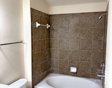 1370 Thornborough Drive - Photo Thumbnail 22