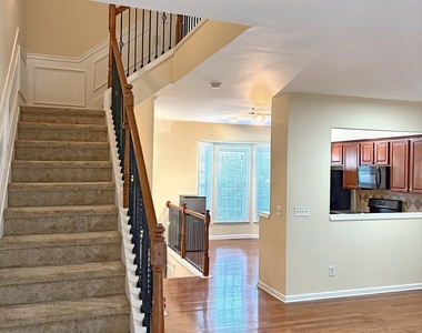 1370 Thornborough Drive - Photo Thumbnail 13