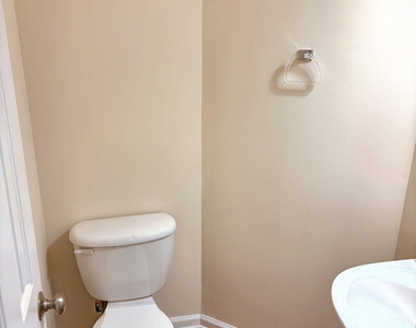 1370 Thornborough Drive - Photo Thumbnail 18