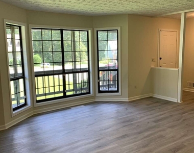 3131 Calumet Place Nw - Photo Thumbnail 2