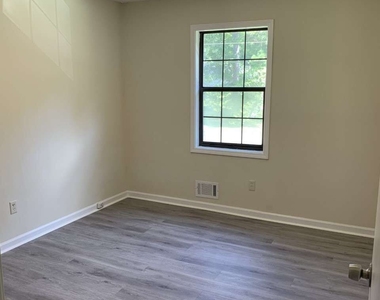 3131 Calumet Place Nw - Photo Thumbnail 8