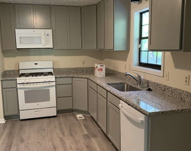 3131 Calumet Place Nw - Photo Thumbnail 4