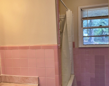 430 Windsor Drive - Photo Thumbnail 9