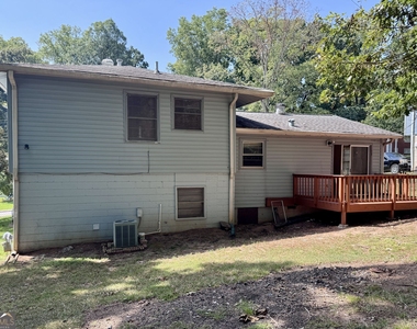 430 Windsor Drive - Photo Thumbnail 18