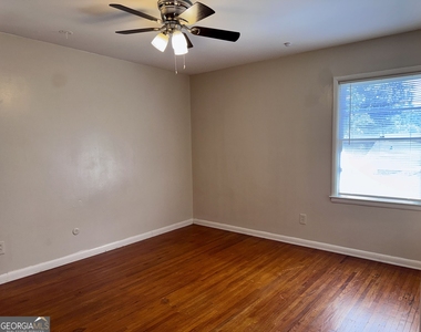 430 Windsor Drive - Photo Thumbnail 11
