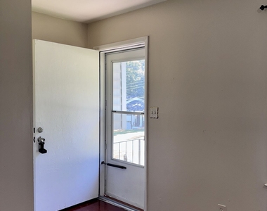 430 Windsor Drive - Photo Thumbnail 1