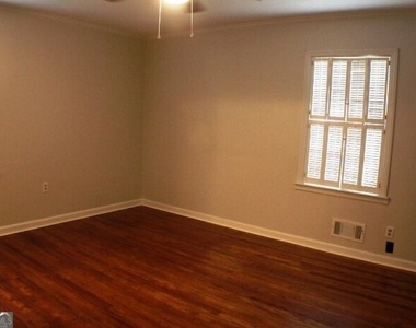 106 Oakhurst Drive - Photo Thumbnail 17