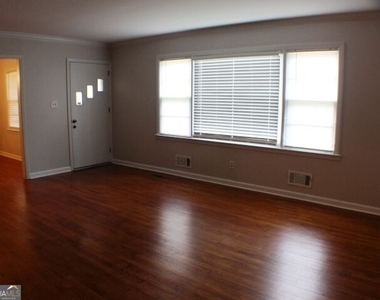 106 Oakhurst Drive - Photo Thumbnail 6