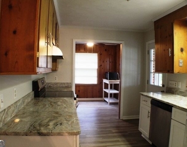 106 Oakhurst Drive - Photo Thumbnail 10