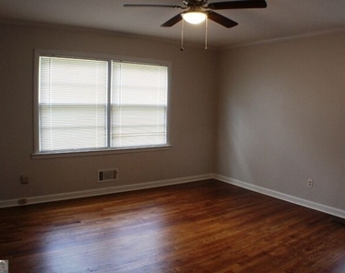 106 Oakhurst Drive - Photo Thumbnail 18