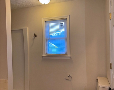 1052 Terance Avenue - Photo Thumbnail 9