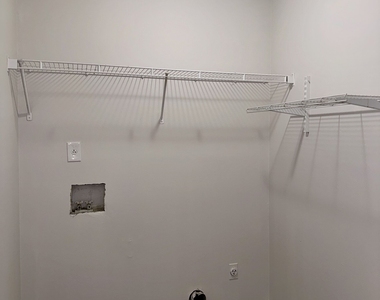 1052 Terance Avenue - Photo Thumbnail 14
