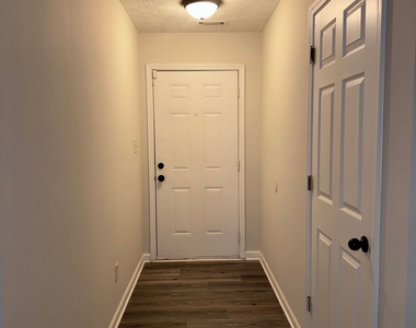 1052 Terance Avenue - Photo Thumbnail 1
