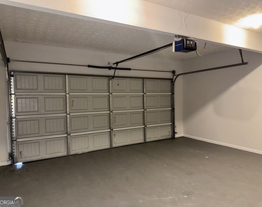 1052 Terance Avenue - Photo Thumbnail 15