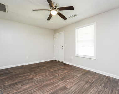 400 Lexington - Photo Thumbnail 2