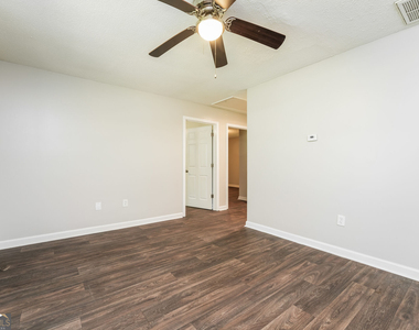 400 Lexington - Photo Thumbnail 1