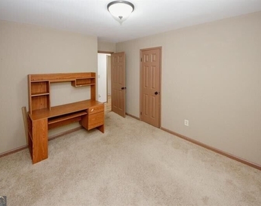 4033 Scenic Mountain Drive - Photo Thumbnail 28