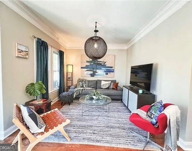 634 Irwin Street Ne - Photo Thumbnail 1