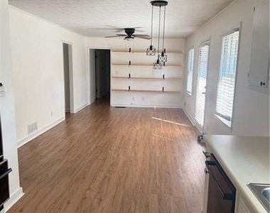 2168 Cannon Hill Road Sw - Photo Thumbnail 5