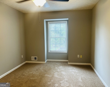 207 Hillcrest Drive - Photo Thumbnail 10