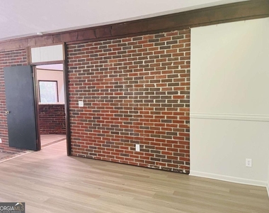 163 Old Norton Road - Photo Thumbnail 11
